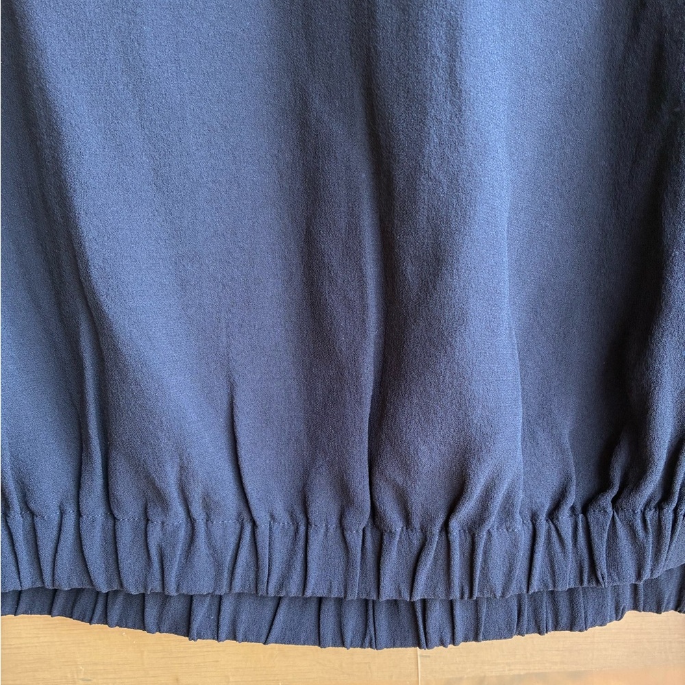 NWOT Eileen Fisher Silk Georgette Crepe V-Neck Top
Size XS - Picture 9 of 12
